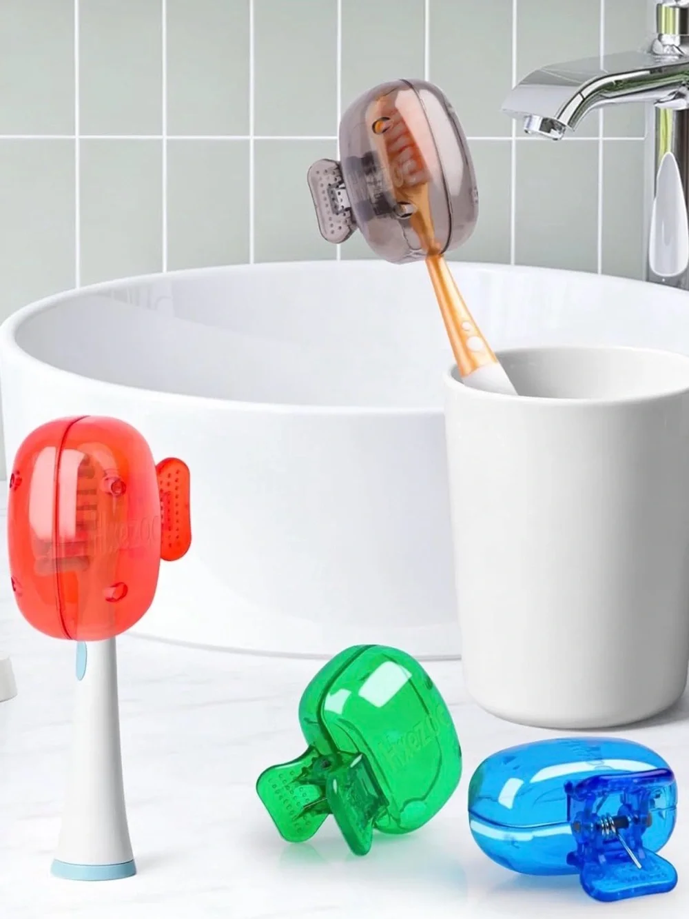 💞 New Set of 4 Multicolored Clip On Travel Toothbrush Head Covers
